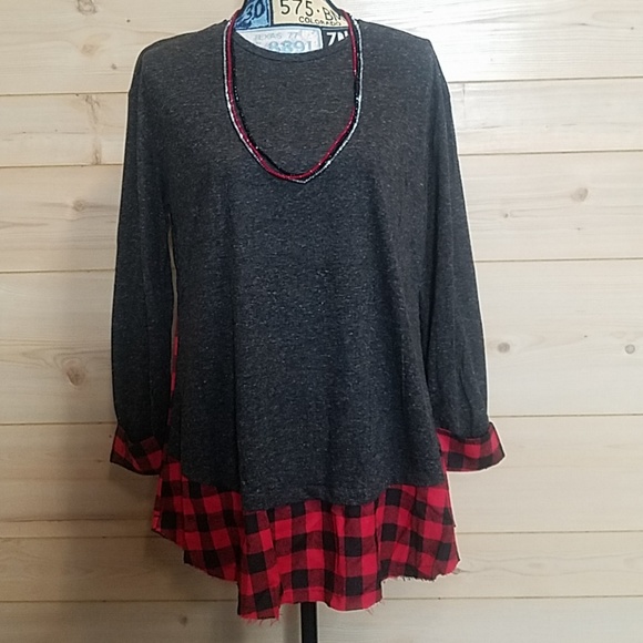 G&E Tops - SOLD OUT.....Won't Let me Delete it!!!!